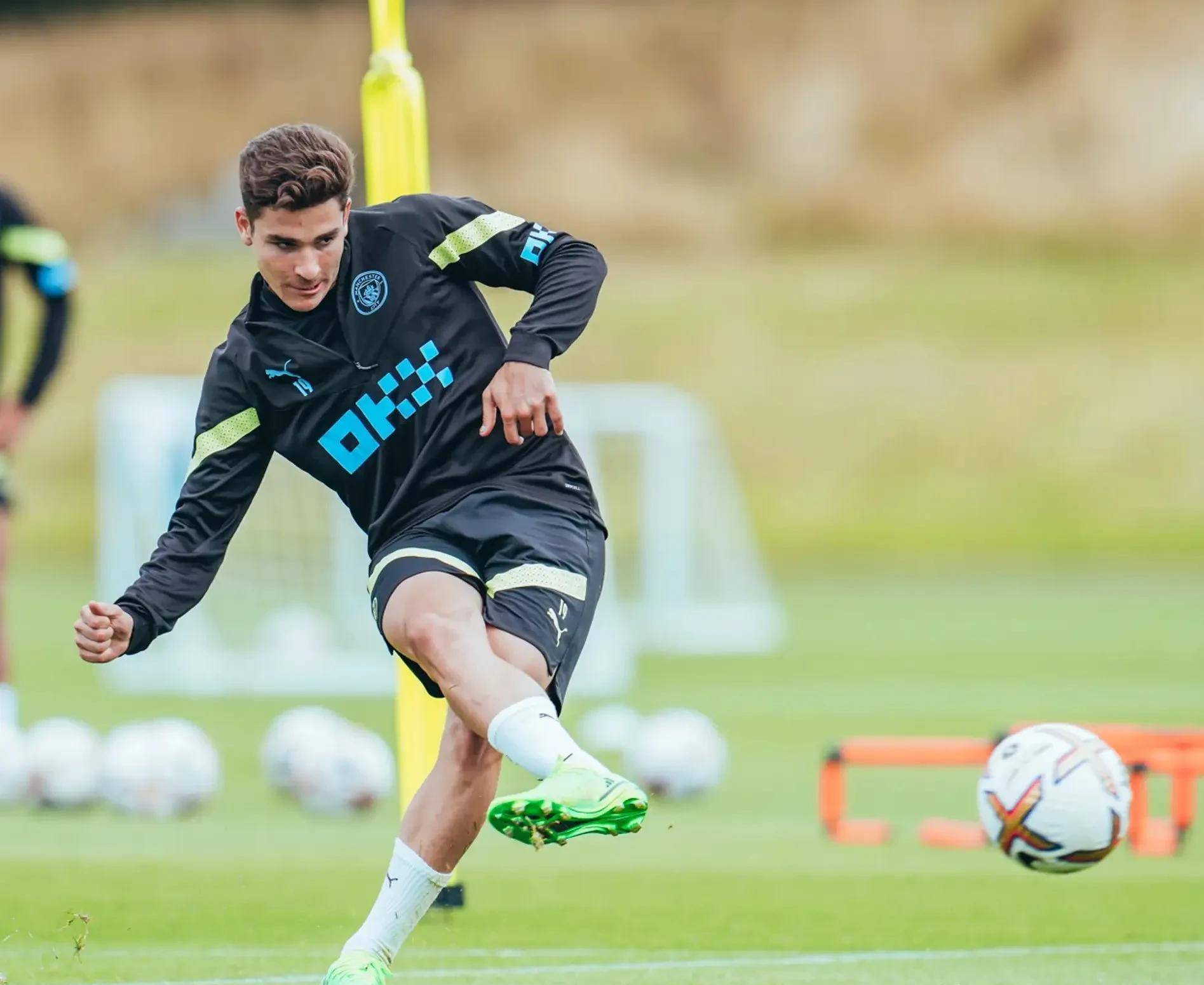 关于达拉斯独行侠训练开放日,赛前临场应变引欢呼,社区盾在即,年轻球员得到机会的信息 关于达拉斯独行侠训练开放日,赛前临场应变引欢呼,社区盾在即,年轻球员得到机会的信息